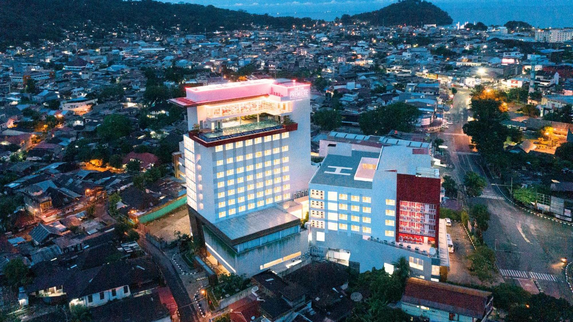 Отель The Zhm Premiere Padang Экстерьер фото